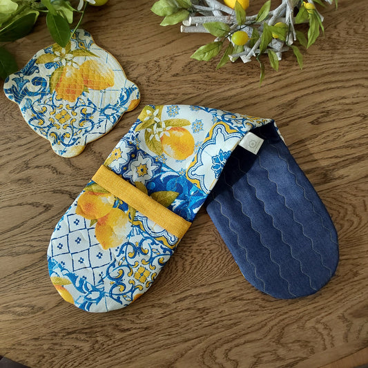 Double Oven Gloves in Lemon Print, Amalfi Style Oven Mitts